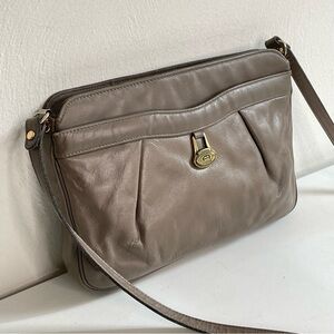 ETIENNE AIGNER Vintage Leather Bag Zipper Greige Taupe Minimalist